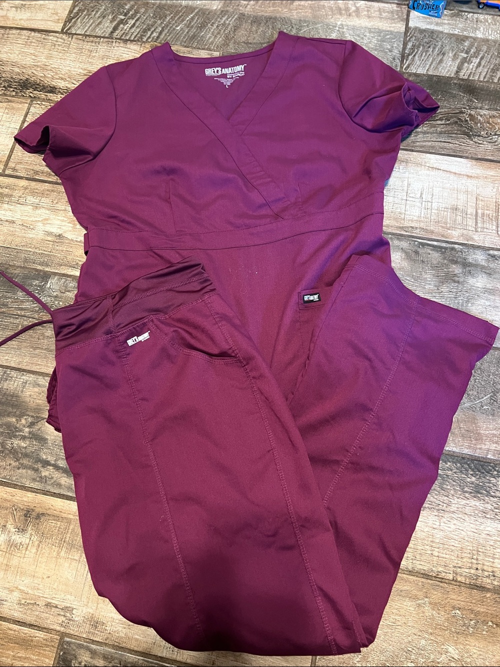 Grey's Anatomy Scrubs in Plum
